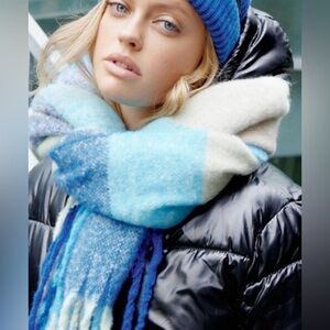 NWT, Oversized Multicolor Plaid scarf, Blue, Eco conscious